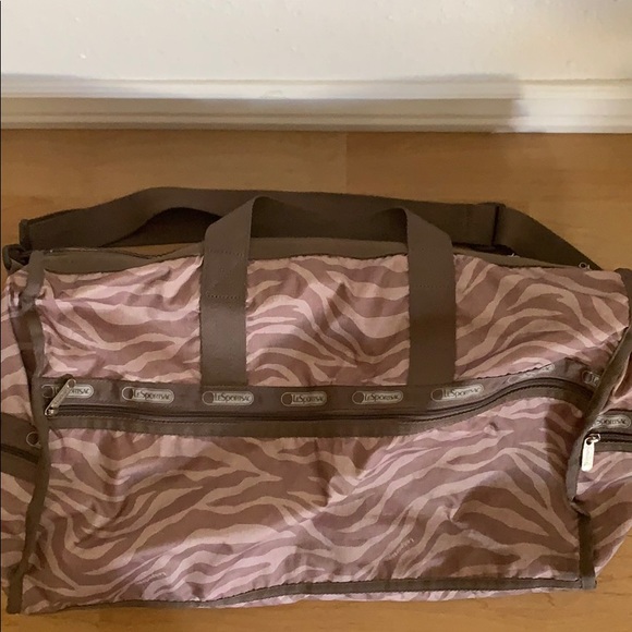 Handbags - Le Sportsac zebra pink blush gym carry on bag